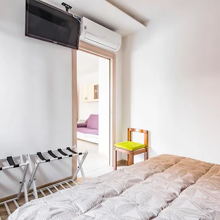 Piano Terra Moderno Con Ampi Spazi E Luminosita * Carpi