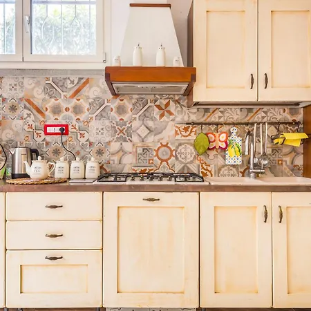 Piano Terra Moderno Con Ampi Spazi E Luminosita Lejlighed