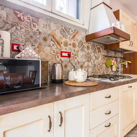 Lejlighed Piano Terra Moderno Con Ampi Spazi E Luminosita *