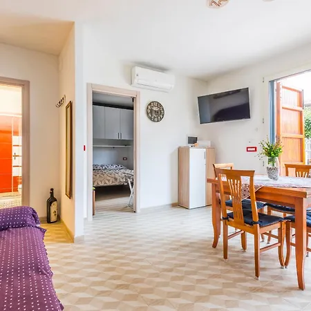 Appartement Piano Terra Moderno Con Ampi Spazi E Luminosita Carpi