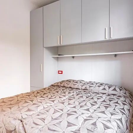 Piano Terra Moderno Con Ampi Spazi E Luminosita * Carpi