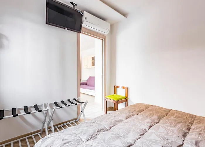 Piano Terra Moderno Con Ampi Spazi E Luminosita * Carpi