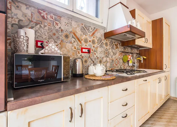 公寓 Piano Terra Moderno Con Ampi Spazi E Luminosita *