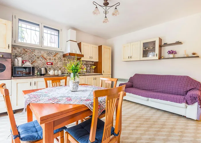 Piano Terra Moderno Con Ampi Spazi E Luminosita Lejlighed Carpi