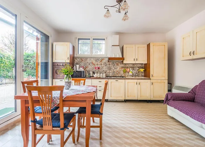 公寓 Piano Terra Moderno Con Ampi Spazi E Luminosita