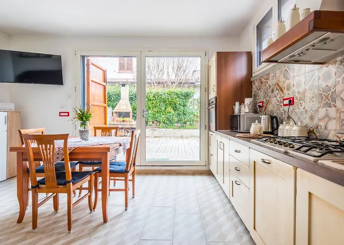 Piano Terra Moderno Con Ampi Spazi E Luminosita 公寓 *